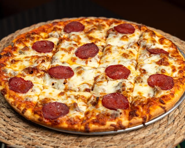 14" (Med) Meat Lovers.