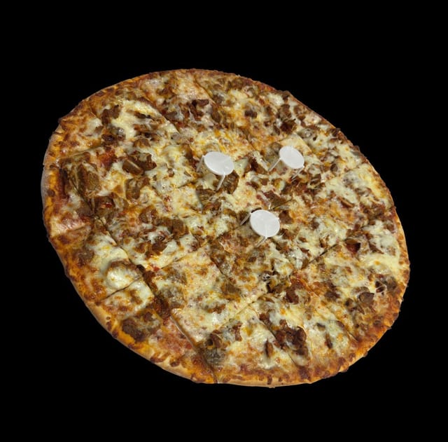 18" (XL) 1/2 Gyros Spicy 1/2 Chicken Spicy.